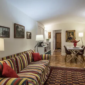 Bed & Breakfast Barù In Chiaia, Napoli